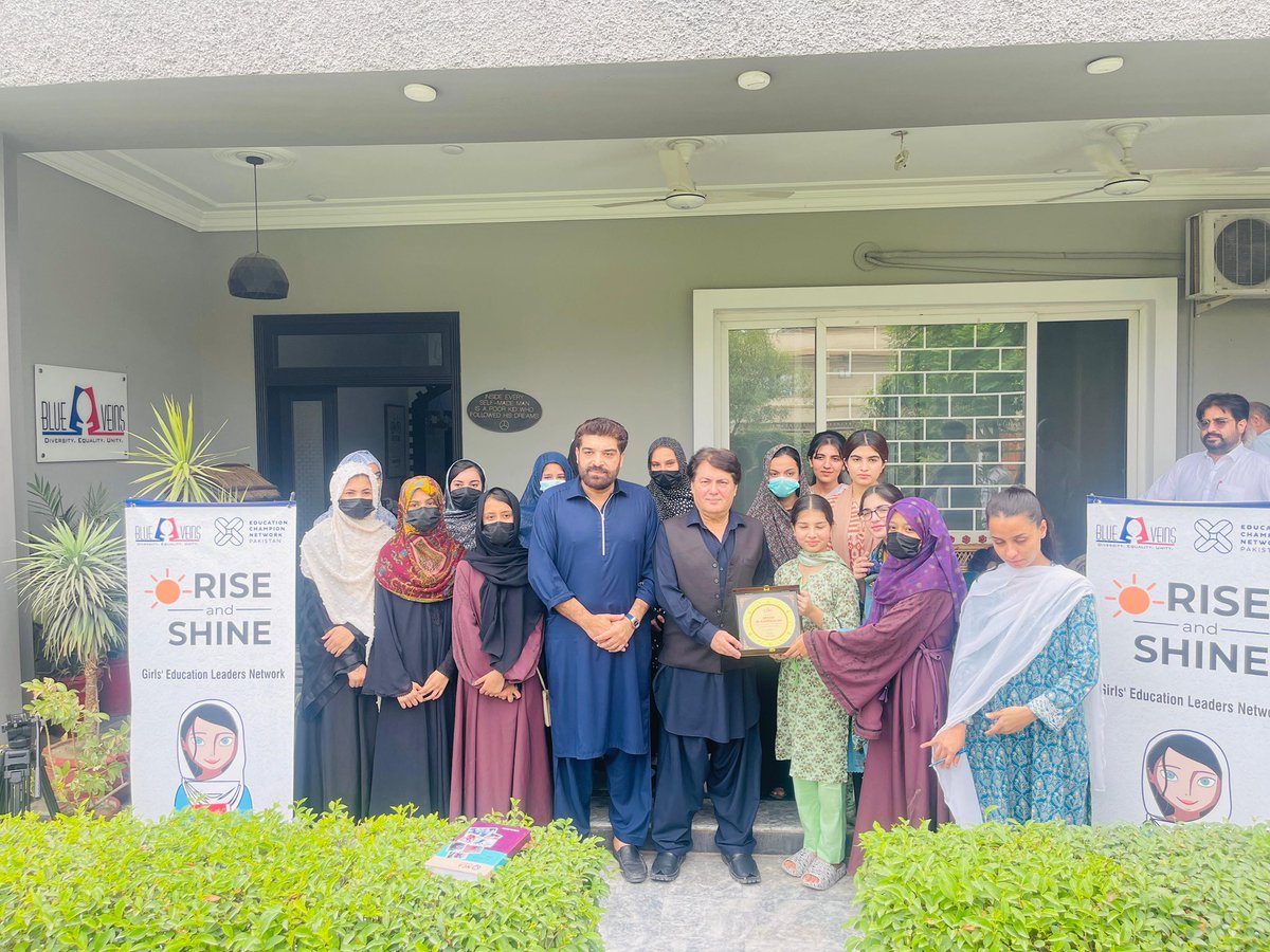 An interactive meeting was held between Barrister Saif, Spokesperson to CM KP on Information &amp; Public Relations and Rise &amp; Shine Girls Education Leadership Network at Blue Veins Office. Girls leaders voiced their concerns and provided recommendations to improve girls education.