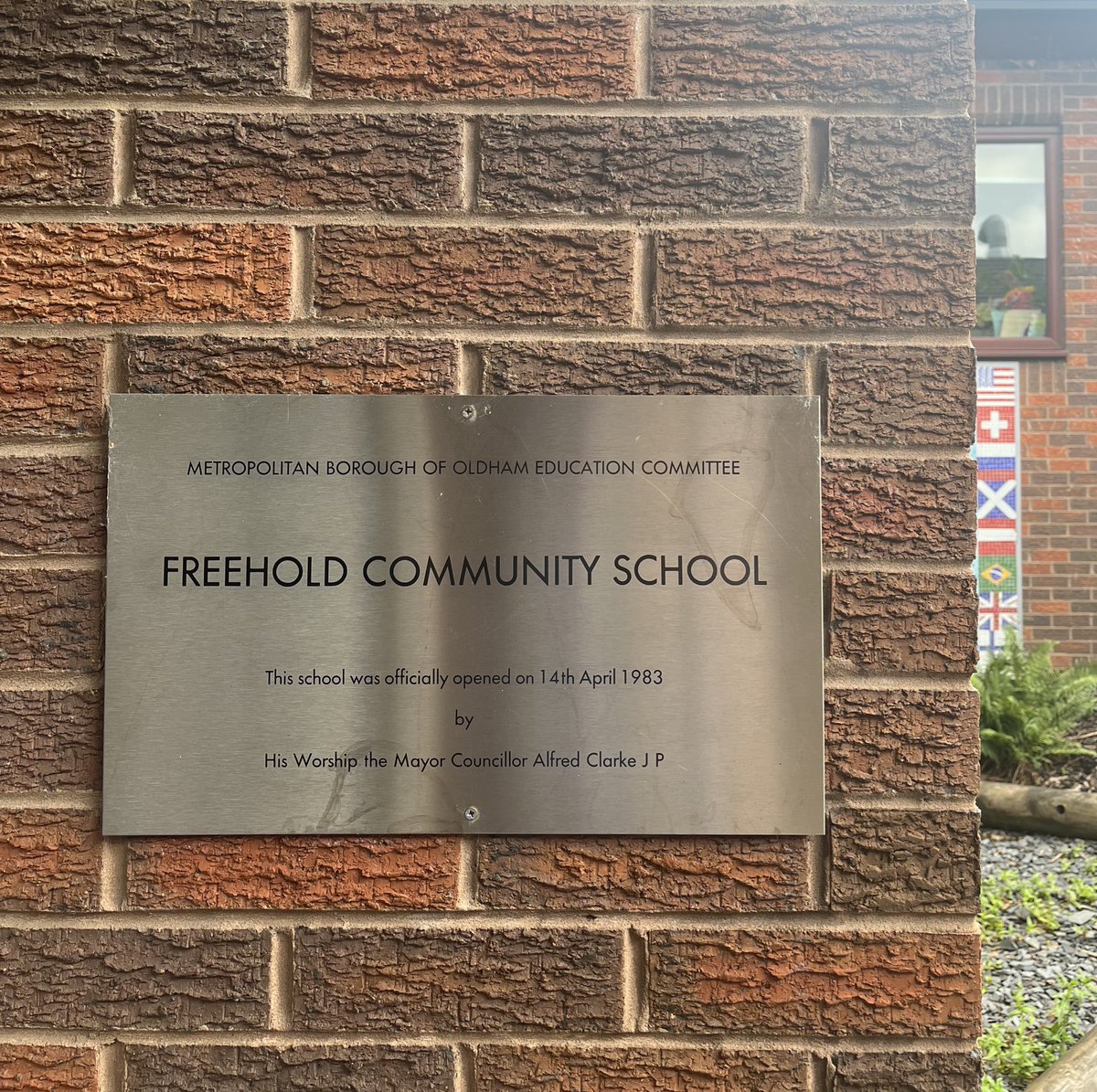 Great Science Share for Schools (@greatscishare) on Twitter photo Stop number 3 here at #FreeholdCommunitySchool with <a href="/ProfBrianCox/">Brian Cox</a>… learning so much about space and all the moons in our solar system! 🪐🪐
<a href="/OfficialUoM/">The University of Manchester</a> <a href="/OldhamCouncil/">Oldham Council</a> <a href="/OfficialOAFC/">(P) Oldham Athletic</a> <a href="/CranmerTrust/">Cranmer Education</a> <a href="/Pinnacle/">Pinnacle</a> <a href="/oldhament_trust/">Oldham Enterprise Trust</a> <a href="/UoMSEERIH/">SEERIH</a> Stop number 3 here at #FreeholdCommunitySchool with <a href="/ProfBrianCox/">Brian Cox</a>… learning so much about space and all the moons in our solar system! 🪐🪐
<a href="/OfficialUoM/">The University of Manchester</a> <a href="/OldhamCouncil/">Oldham Council</a> <a href="/OfficialOAFC/">(P) Oldham Athletic</a> <a href="/CranmerTrust/">Cranmer Education</a> <a href="/Pinnacle/">Pinnacle</a> <a href="/oldhament_trust/">Oldham Enterprise Trust</a> <a href="/UoMSEERIH/">SEERIH</a>