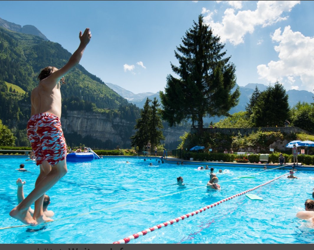 Zitat des Tages: „Ja. Es ist warm. Früher nannten wir das ‚Sommer‘. 
Wir hatten dann keine Angst vor Hitzetod und redeten auch nicht über Hitzeschutzpläne. Wir freuten uns, bekamen hitzefrei und gingen ins Freibad. 
Da regierte der Bademeister, es gab Wasserschlachten – und wir