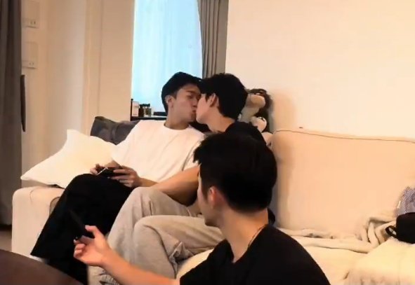 ᴋᴀy •.• tweet media