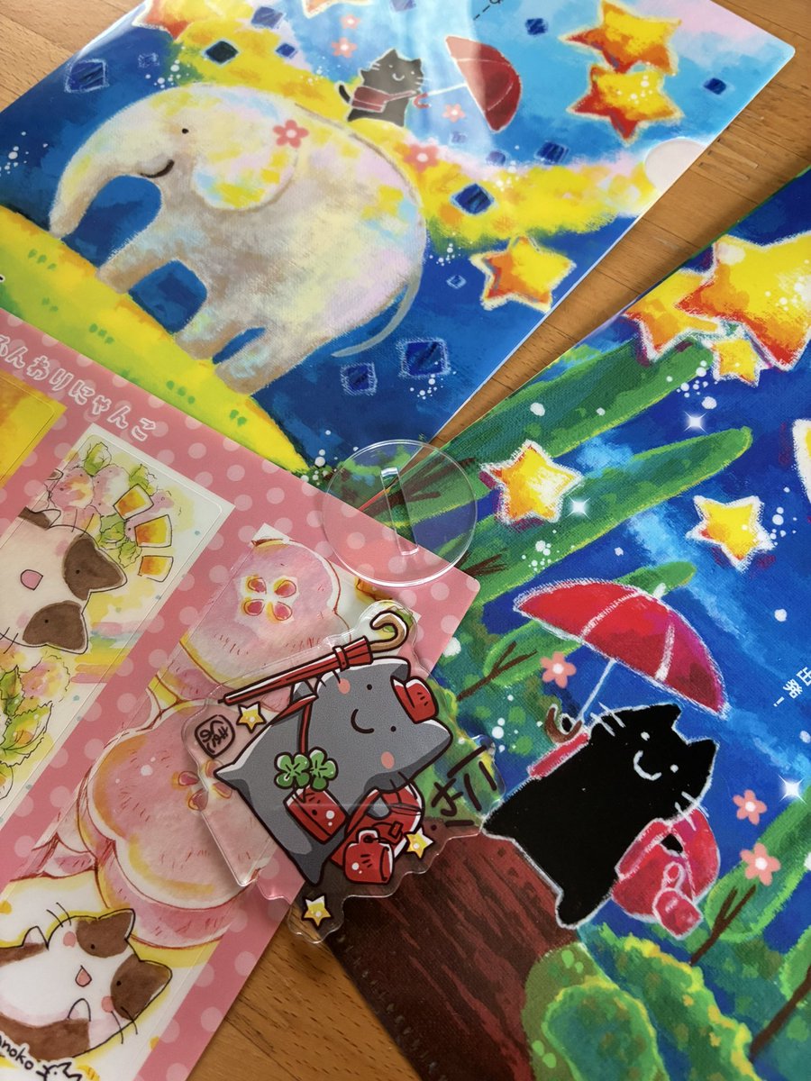 新作届きましたー！とてもキレイに仕上がっております✨

◆「COMIC CITY 福岡 62」
日時：7月6日（日）12:00～16:00 
場所：マリンメッセ福岡 
『くまのこ』 Ａ館 こ59a 
📚新作・絵本とグッズで4種あり！ぜひお立ち寄り下さいませ！*。ヾ(｡&gt;ｖ&lt;｡)ﾉﾞ*。

🐈‍⬛🐾

#CC福岡62
