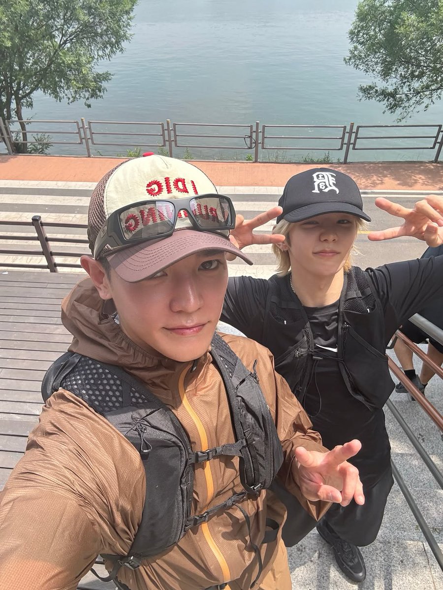 taeyongpictures's tweet photo. TAEYONG WITH SHOTARO https://t.co/TQExsjvxQr