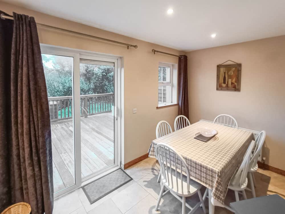 Emerald Seaside Retreat - Dunfanaghy
3 beds - sleeps 7
donegalcottages.ie/listings/emera…
Emerald Seaside Retreat is a newly furnished modern holiday home located in Clara Meadows, just a 5-minute walk from Dunfanaghy village centre. Clara Meadows is a safe place for children to play