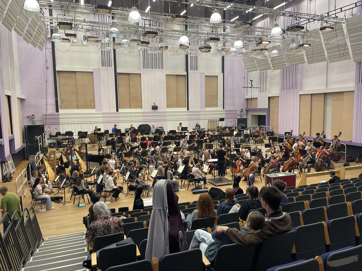 Tom Redmond (@redmond_tom) on Twitter photo The start of an exciting partnership between <a href="/Chethams/">Chetham's School of Music</a> & <a href="/BBCPhilharmonic/">BBC Philharmonic Orchestra</a>. Side by side playing is the ultimate in experiential learning for young musicians & we're thrilled that we can offer this for our students. Join us this Friday to hear the results
bbc.co.uk/philharmonic/e… The start of an exciting partnership between <a href="/Chethams/">Chetham's School of Music</a> & <a href="/BBCPhilharmonic/">BBC Philharmonic Orchestra</a>. Side by side playing is the ultimate in experiential learning for young musicians & we're thrilled that we can offer this for our students. Join us this Friday to hear the results
bbc.co.uk/philharmonic/e…