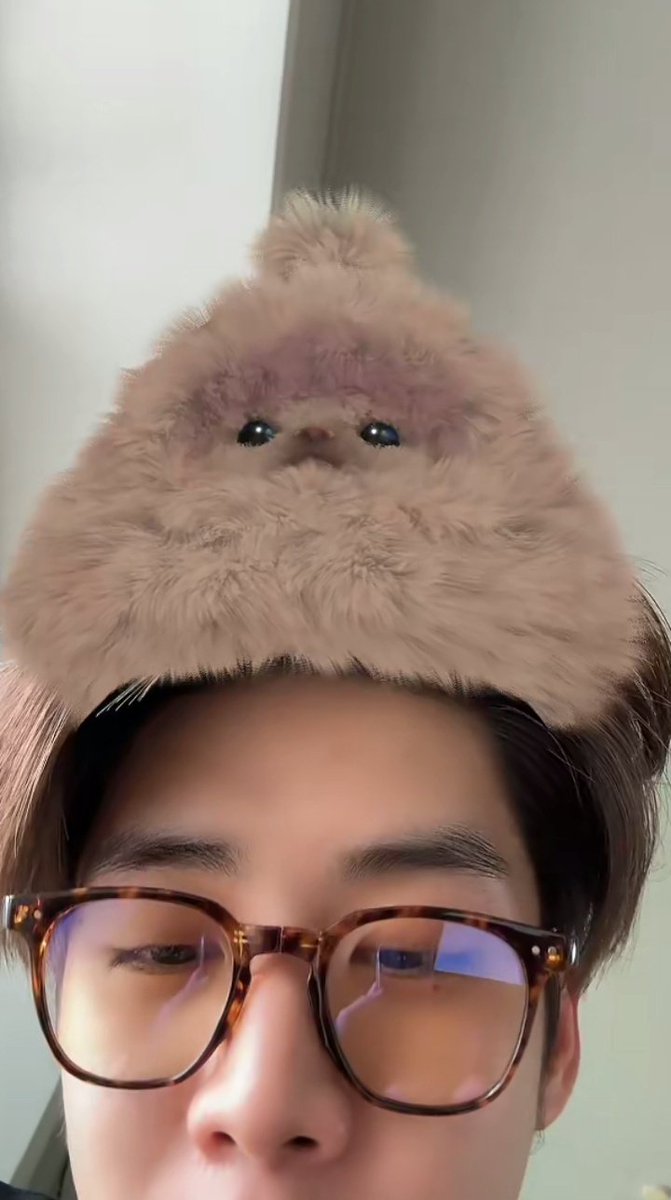 liittleng's tweet photo. GUA PUSING BANGET, DIA MAKIN HARI MAKIN GANTENG😭😭😭 https://t.co/kpeWsy0jfN