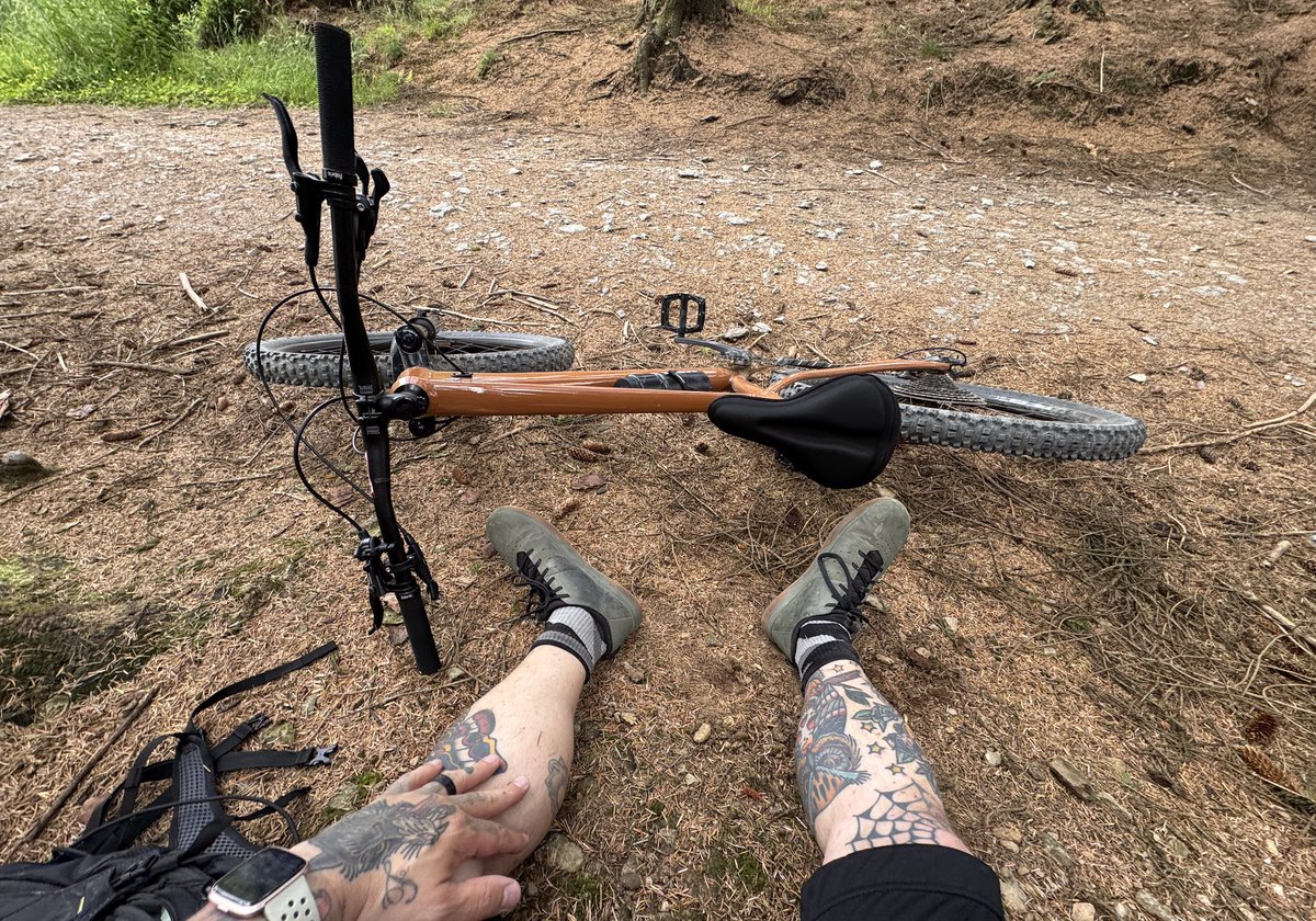 Please share or donate if possible. 🖤

fundraise.cancerresearchuk.org/page/donalds-g…