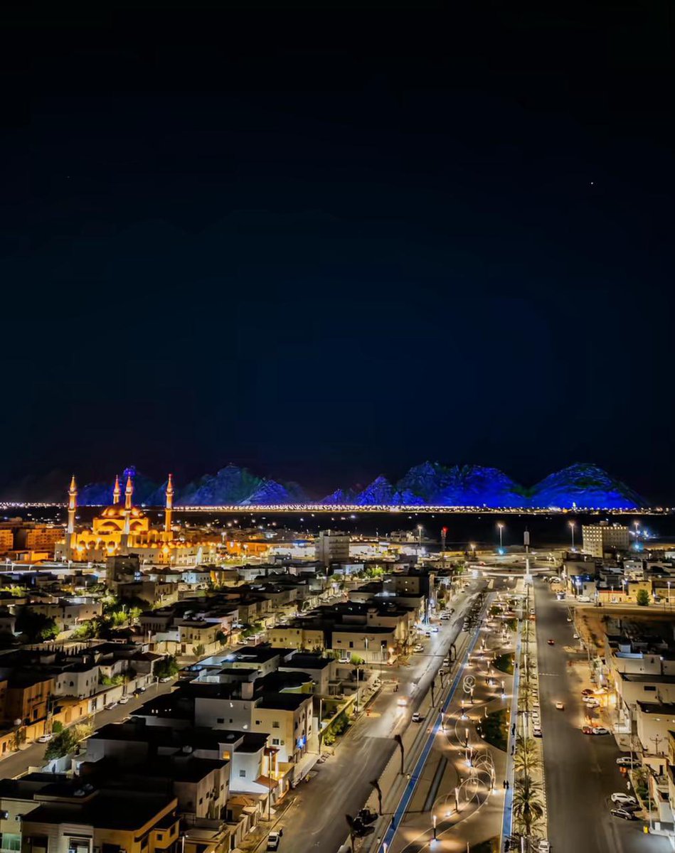 1SMi_'s tweet photo. 🚨🚨🚨🚨🚨🚨🚨🚨🚨🚨🚨🚨🚨🚨🚨

جبال حائل تتزين باللون الأزرق احتفالًا بإنجاز ممثل الوطن الهلال 

😰😰😰😰😰💙💙💙💙💙💙💙💙💙💙

#FIFAClubWorldCup | @MnbrAlhilal https://t.co/Ke7CVaNks9