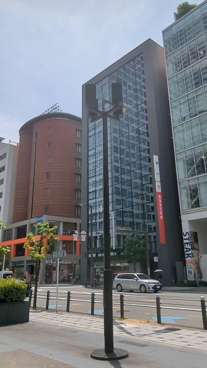 108_j_dragon's tweet photo. 18時の照明器具は街路灯です💡
#電気 #あかりの日 #lighting #lightingfactory https://t.co/EAhFqyCthr