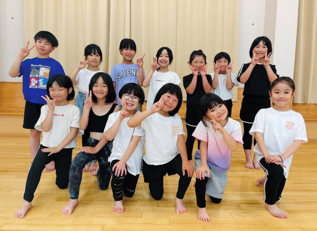 ueico1's tweet photo. 我が家のプニノフ次女が初めての有料公演に出演します🥹お近くの方もし良ければ観に来ませんか…？子役たちの頑張る姿、笑顔、最高なんです😊そして、ゆるーくノルマがあります笑 どうかご検討よろしくお願いいたします！！！ https://t.co/kxLUsfcAQG