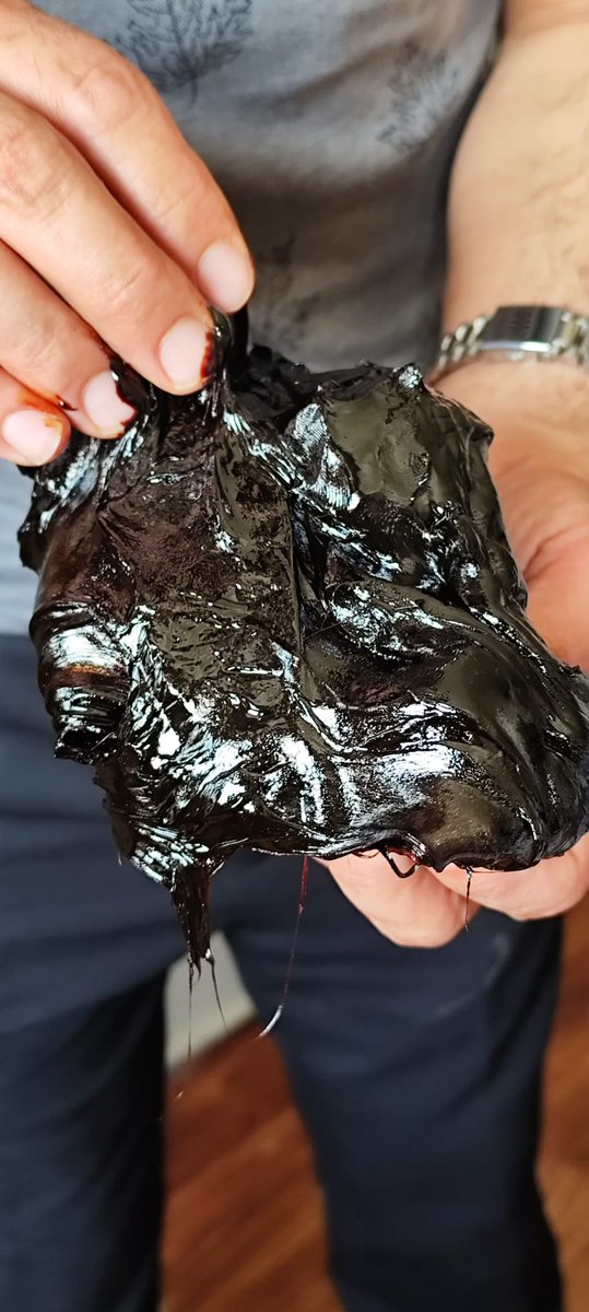 🩸İKİ AYDIR BEKLEDİĞİM KARA SEVDAMA KAVUŞTUM. 
🍁Bugün çok kıymetli bir kardeşime Hindistan dan getirttiğim MUMİYO ile tanıştırayım sizi. Sadece bilinen tarihi olarak 2000 yıldır şifa olarak kullanılan ‘’Dağların Gözyaşları’’ adıyla da bilinen Mumiyo, esas olarak Himalayalar'ın