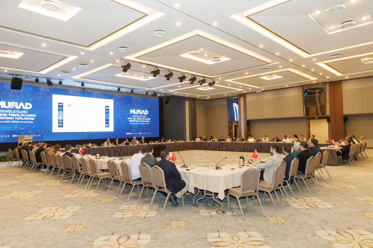 MÜSİAD Yurtdışı Teşkilatlanma Toplantısı, Genel Merkezimizde Gerçekleştirildi. Toplantıya Emekli Büyükelçimiz Ahmet Kavas’ın sunumu değerli bir perspektif sundu. MÜSİAD Hessen olarak toplantının teşkilatımıza hayırlar getirmesini temenni ediyor; emeği geçenlere teşekkür ediyoruz.