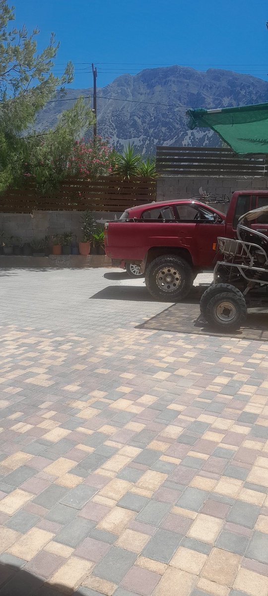WC1Robert's tweet image. View from our current front door.
Off to Tholos beach 10 min up the rd. then to look at a piece of land that's for sale.
Be Lucky cabbies, fill them coffers.