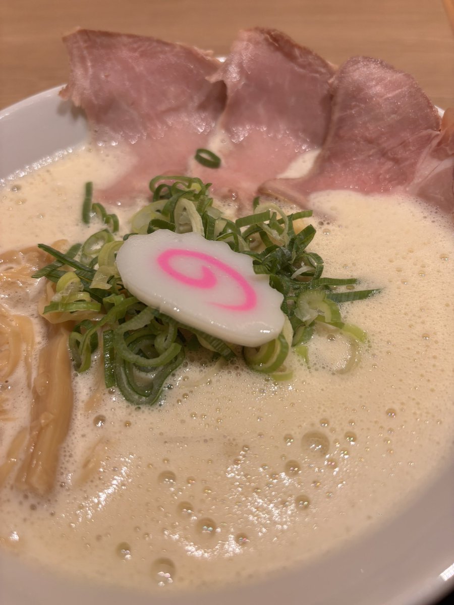 鶏そば啜る

ウマし！！

#ラーメン部活動