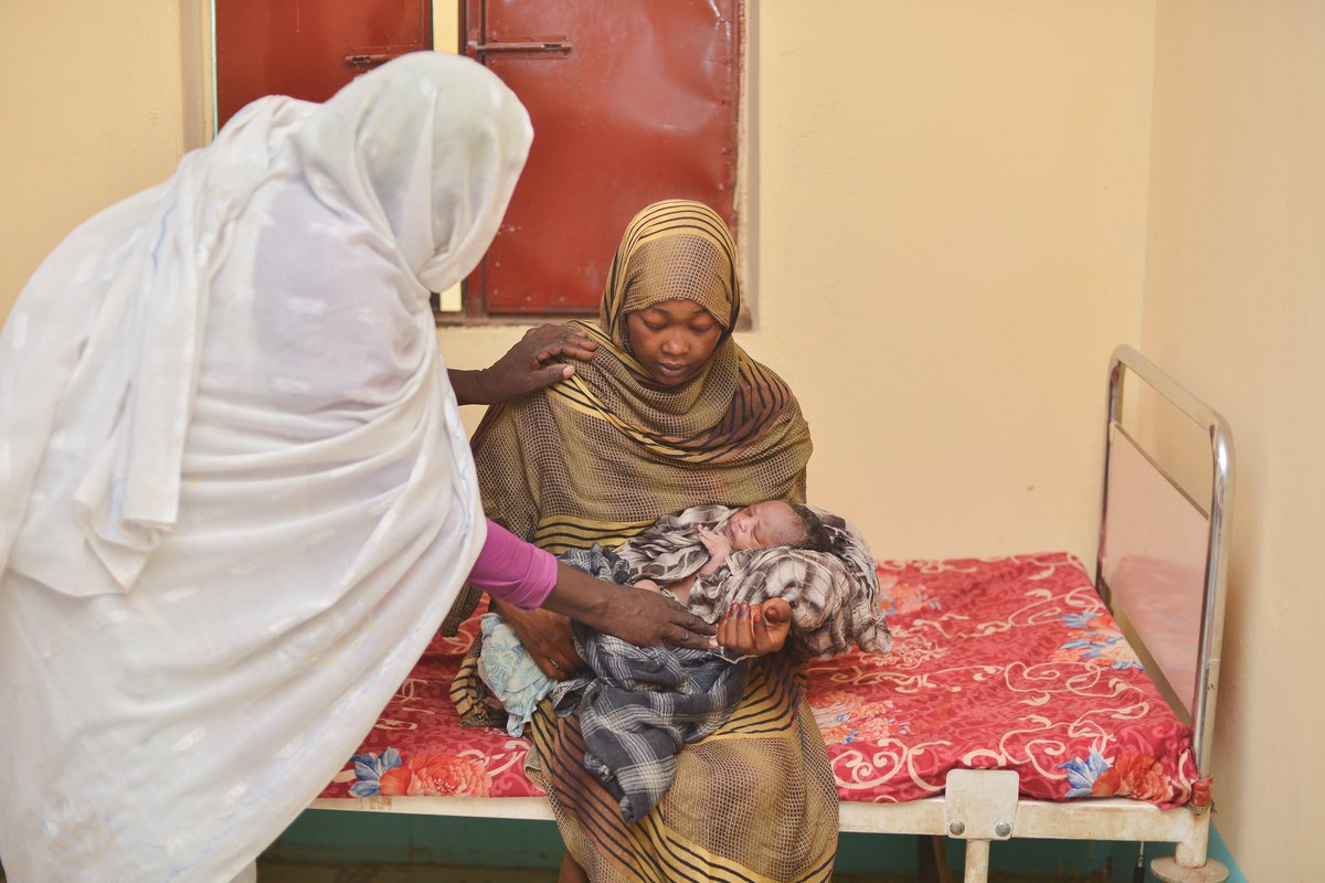 _UnfpaSudan's tweet image. أكملنا تجديد مستشفى اللعيت في ولاية شمال دارفور. وتقدّم الآن الرعاية الأساسية للنساء النازحات من مختلف أنحاء المنطقة، لا سيما من مدينة الفاشر التي تأثرت بشدة جراء الحرب المستمرة. وخلال شهر مايو، أجرى المستشفى 62 حالة ولادة، شملت الولادات الطبيعية والقيصرية.
@UNCERF #ForSudan