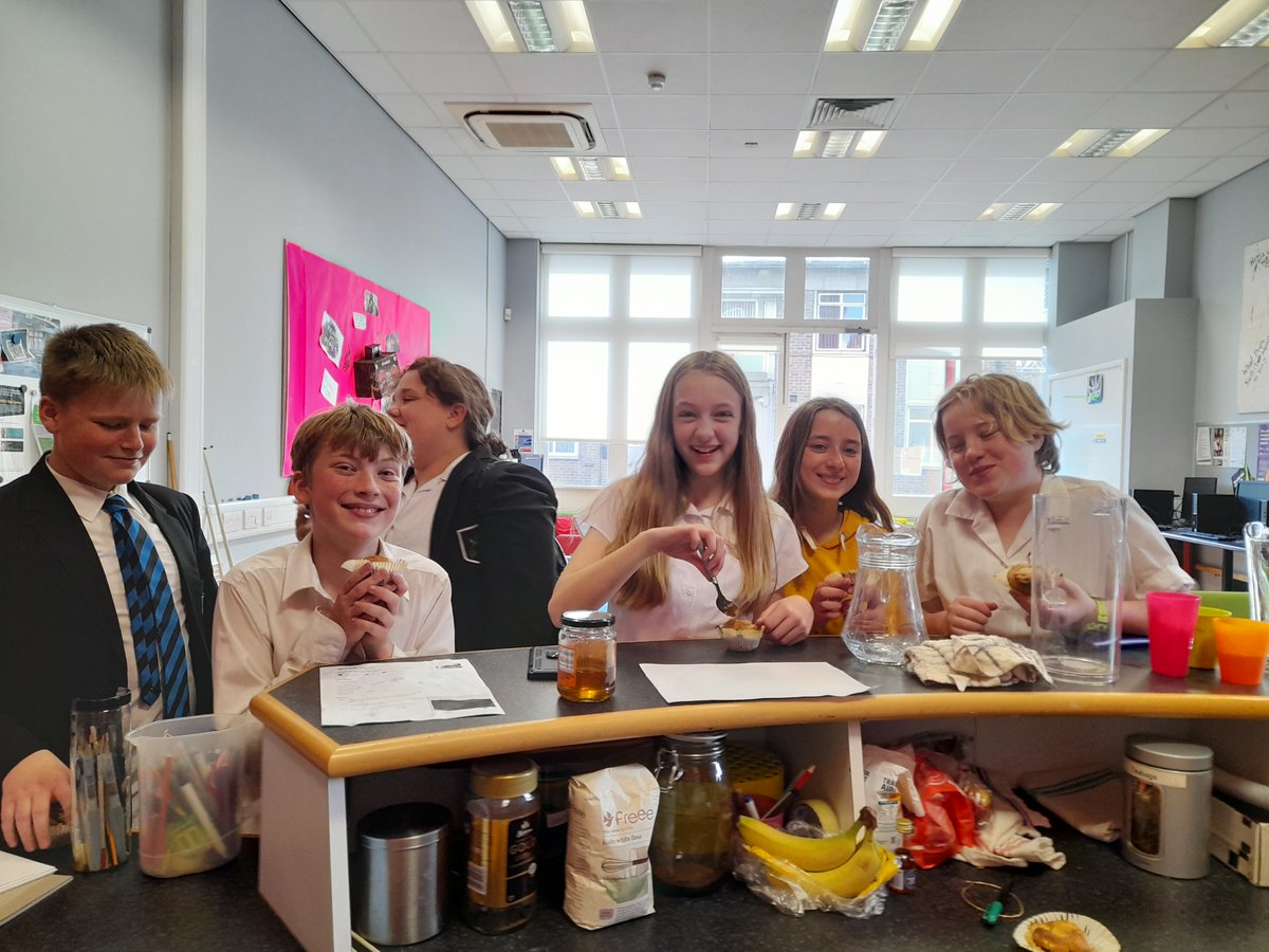 YMCA East Surrey (@ymcaeastsurrey) on Twitter photo A huge thank you to the <a href="/HSOFSURREY/">High Sheriff of Surrey</a> for their generous donation to support our Youth Clubs!
Our free YMCA Youth Clubs in Caterham, Horley, Merstham, Redhill, Reigate & Tadworth provide friendly, relaxed spaces for young people.
#Thankyou for helping us make a difference! A huge thank you to the <a href="/HSOFSURREY/">High Sheriff of Surrey</a> for their generous donation to support our Youth Clubs!
Our free YMCA Youth Clubs in Caterham, Horley, Merstham, Redhill, Reigate & Tadworth provide friendly, relaxed spaces for young people.
#Thankyou for helping us make a difference!