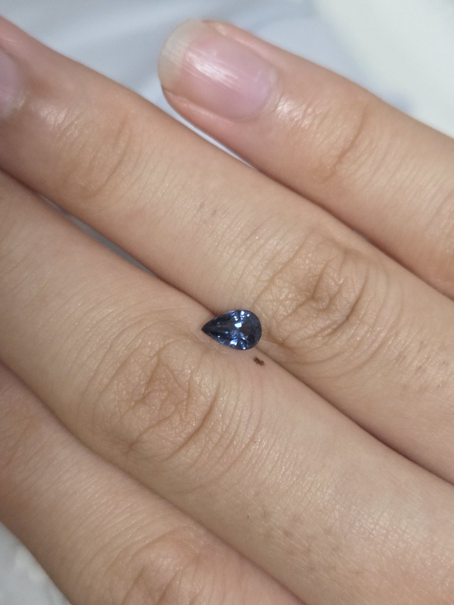 손 위에서 예쁘다!!