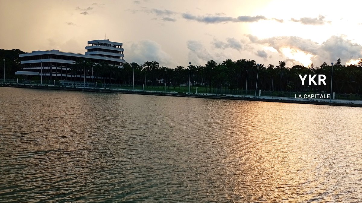Ivoirowsky's tweet image. Bonjour 🇨🇮
📸La residence présidentielle de #Yamoussokro.
