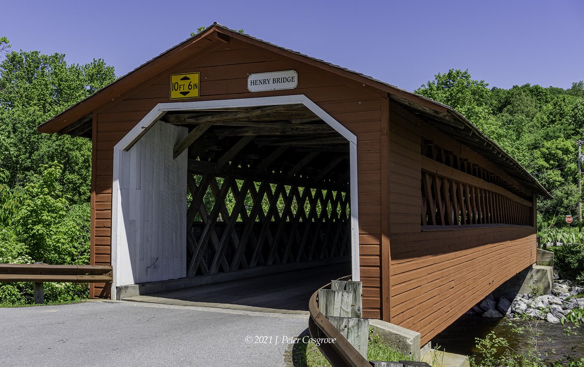 vtcoveredbridge's tweet photo. Bridge Du Jour: the Henry CB in Bennington. There is a long history of bridges at this location.
This bridge was built in 1989. The previous bridge had stood on this location since around 1840.
#vtcbsinayear #benningtonvt #vermontscoveredbridges #vermontcoveredbridgesociety https://t.co/jGbjP3ybvL