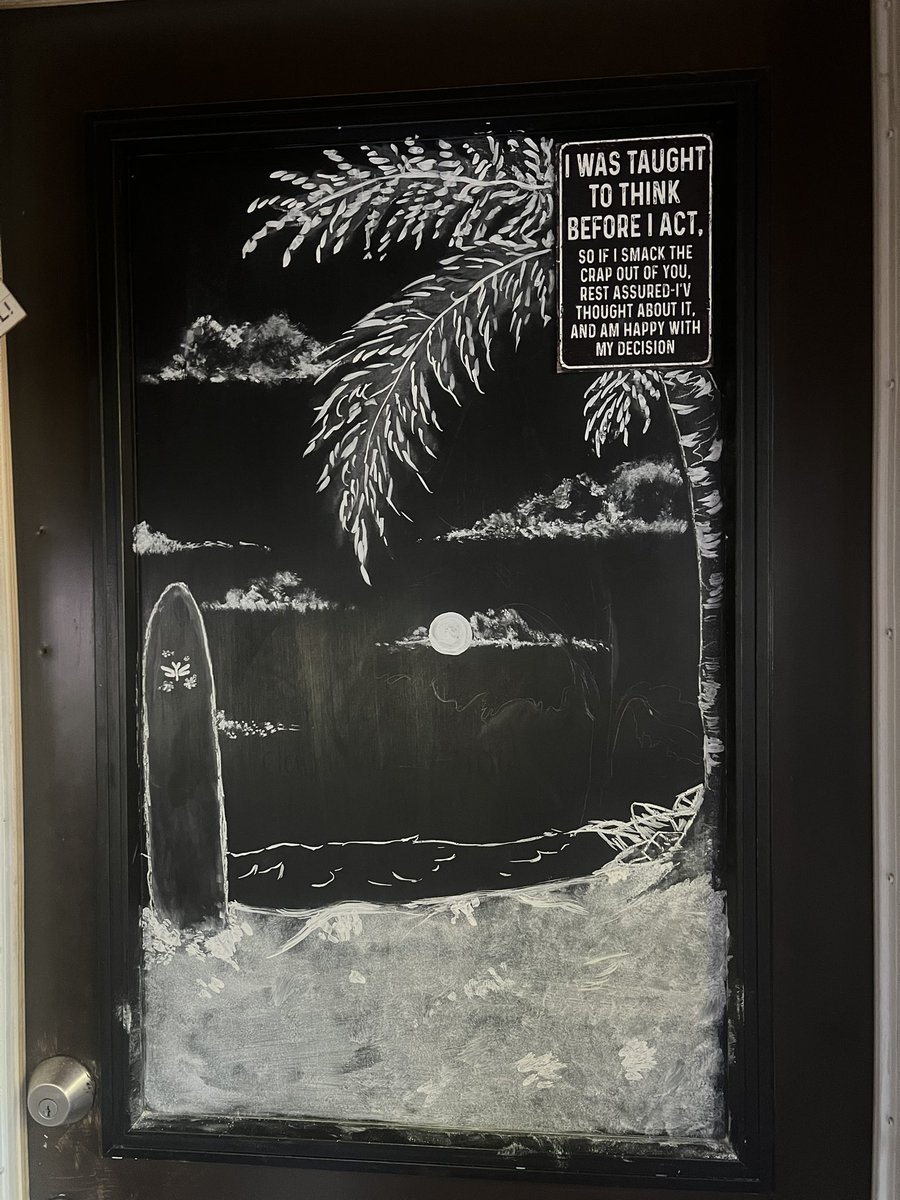 kakorrhaa's tweet photo. i did this with chalk on my back door yesterday 
#oooooo #aaahhhh lol https://t.co/isNDJsUrdc