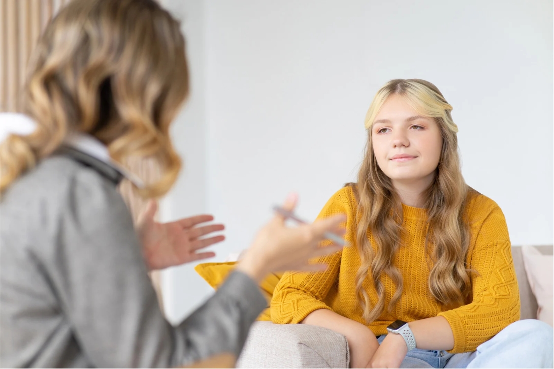 ℹ Pusaudžiem vecumā līdz 18 gadiem pieejama valsts apmaksāta programma depresijas un pašnāvības risku mazināšanai. Programmā ietilpst klīniskā psihologa vai psihoterapeita konsultācijas, individuālas vai grupu konsult. pusaudža vecākiem u.c. Vairāk ➡ vmnvd.gov.lv/lv/psihiska-ve…