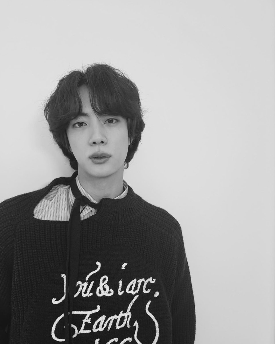 آهنگ Don't Say You Love Me  از JIN دومین آهنگ با بیشترین استریم از یک اکت کی‌پاپ در اسپاتیفای سال 2025 است.

CONGRATULATIONS JIN