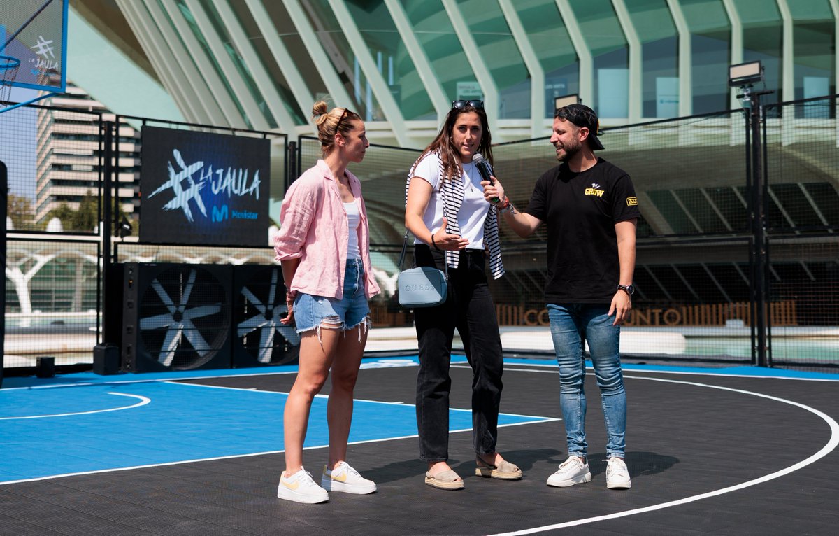 Liga Endesa (@acbcom) on Twitter photo 👀 Algo de 3x3 saben estas chicas...
¡Siempre es un gusto veros, <a href="/sygueravide13/">Sandra Ygueravide</a> y <a href="/vegagimeno/">Vega Gimeno</a>! 👋
¡Un placer teneros por #LaJaulaMovistar, leyendas! 🙌 👀 Algo de 3x3 saben estas chicas...
¡Siempre es un gusto veros, <a href="/sygueravide13/">Sandra Ygueravide</a> y <a href="/vegagimeno/">Vega Gimeno</a>! 👋
¡Un placer teneros por #LaJaulaMovistar, leyendas! 🙌