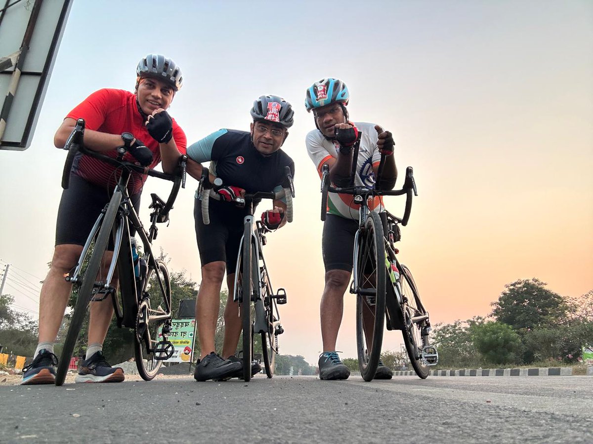 Shaunak_deo's tweet photo. Flying to IRONMAN Emilia Romagna 2025 with @qatarairways — booked via their site as 4 passionate athletes chasing a dream. Now told we’re ineligible for free bike transport due to a partner leg they suggested.

Please reconsider 🙏
@IRONMANtri #IRONMAN #Triathletes https://t.co/2E9GWzpil7