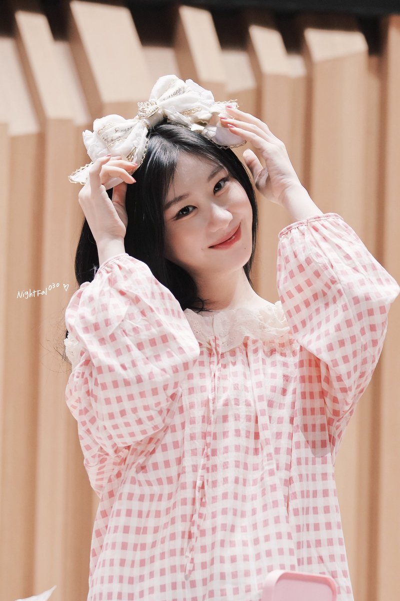 250628 MP
진짜 귀엽기만 한데!! 🎀

#CHAERYEONG #채령
#ITZY #있지