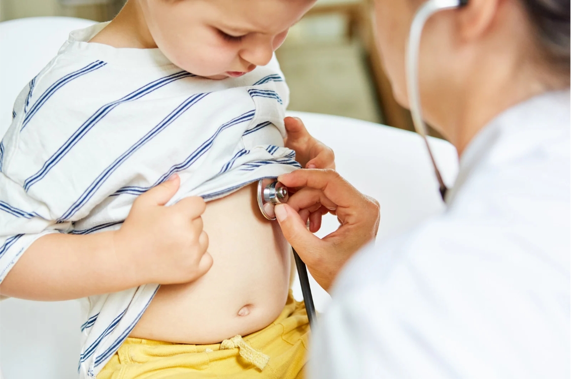 Ja bērnam nepieciešama palīdzība akūtas saslimšanas gadījumā vai pieredzējuša pediatra konsultācija, iespējams vērsties dzīvesvietai tuvākajā pediatru kabinetā. 🏥
Vairāk informācijas par pediatru kabinetu atrašanās vietām ➡ vmnvd.gov.lv/lv/pediatri
