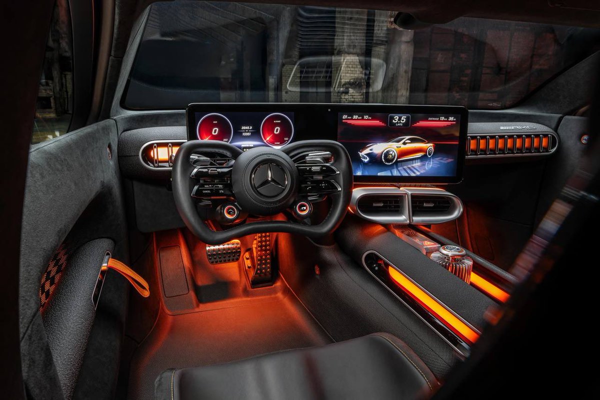 Space_of_Cars's tweet photo. AMG GT XX Concept

Platform:
•AMG.EA
•3 motors
•1360 hp
•360 km/h #AMG #ElectricHypercar #AMGGTXX

Design:
•Round tail lights
•LED message panel
•Illuminated grille
•AMG One-style steering wheel #CarDesign #HypercarVibes

Release:
•End of 2025 https://t.co/qhuboBXwB3