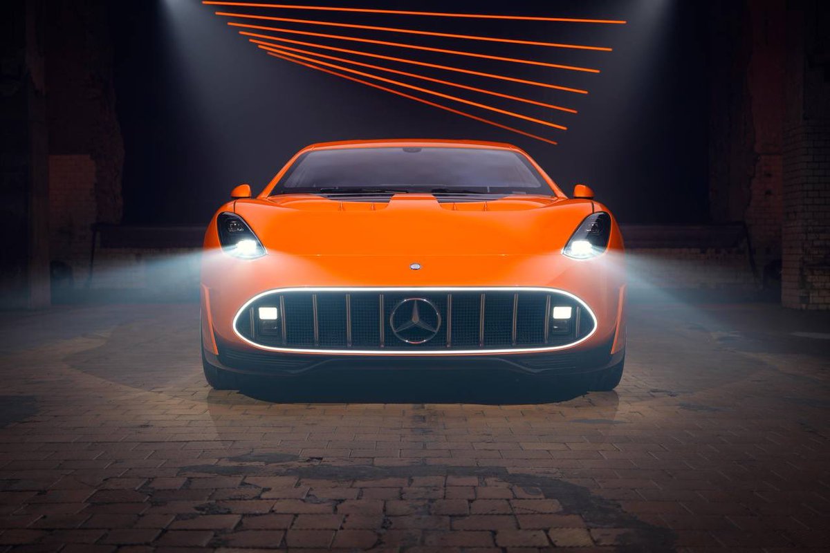 Space_of_Cars's tweet photo. AMG GT XX Concept

Platform:
•AMG.EA
•3 motors
•1360 hp
•360 km/h #AMG #ElectricHypercar #AMGGTXX

Design:
•Round tail lights
•LED message panel
•Illuminated grille
•AMG One-style steering wheel #CarDesign #HypercarVibes

Release:
•End of 2025 https://t.co/qhuboBXwB3