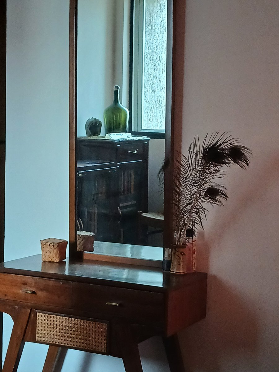 kiranmartis9's tweet photo. @DailyPicTheme2 A medley of
#ShadowsAndReflections get me pensive and moody https://t.co/e9vcKaC8pG