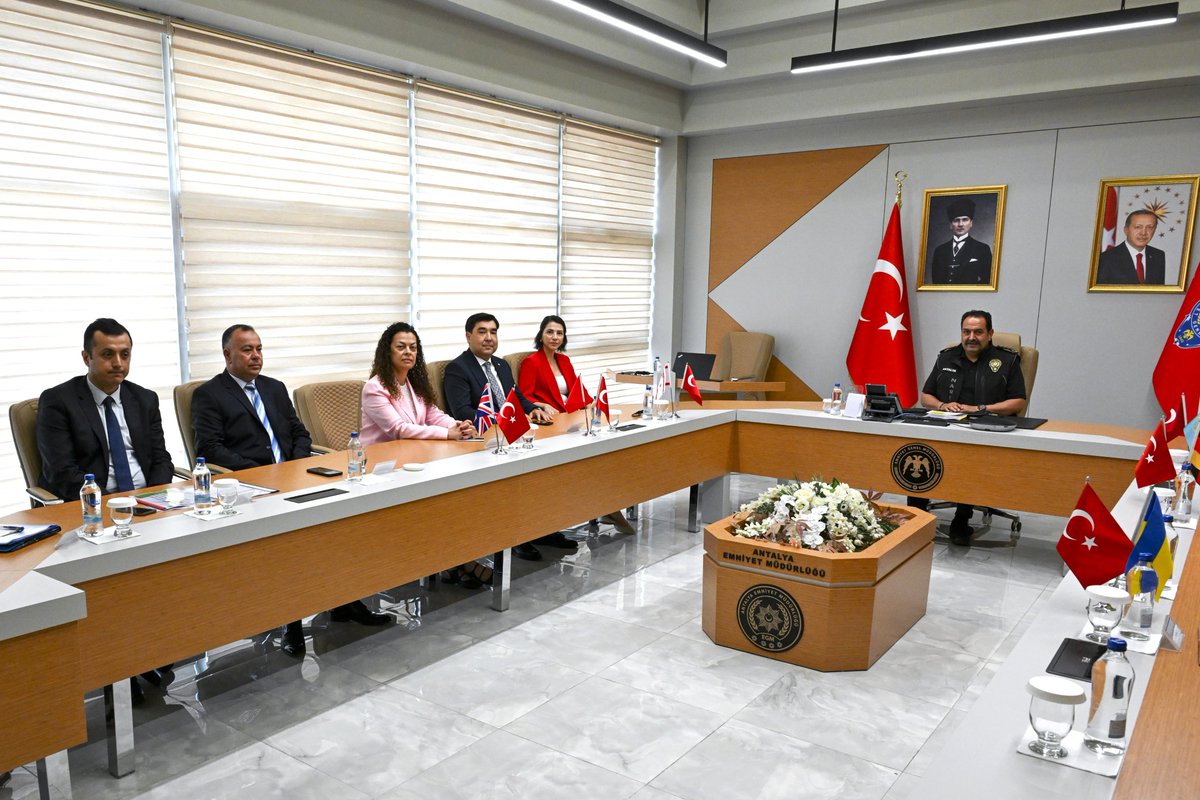 İl Emniyet Müdürümüz Sayın İlker ARSLAN’a,
🇰🇬 Kırgızistan Cumhuriyeti Antalya Başkonsolosu Sn. Rustam KOSHONOV,
🇰🇿 Kazakistan Cumhuriyeti Antalya Başkonsolosu Sn. Kuat KANAFEYEV,
🇹🇷 Kuzey Kıbrıs Türk Cumhuriyeti Antalya Konsolosu Sn. Aslı ERKMEN, 
🇩🇪 Almanya Federal Cumhuriyeti