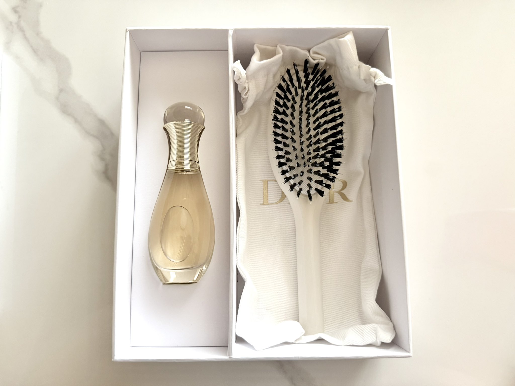 Dior バースデー ギフト ジャドール ヘアミスト ➕ホワイト巾着