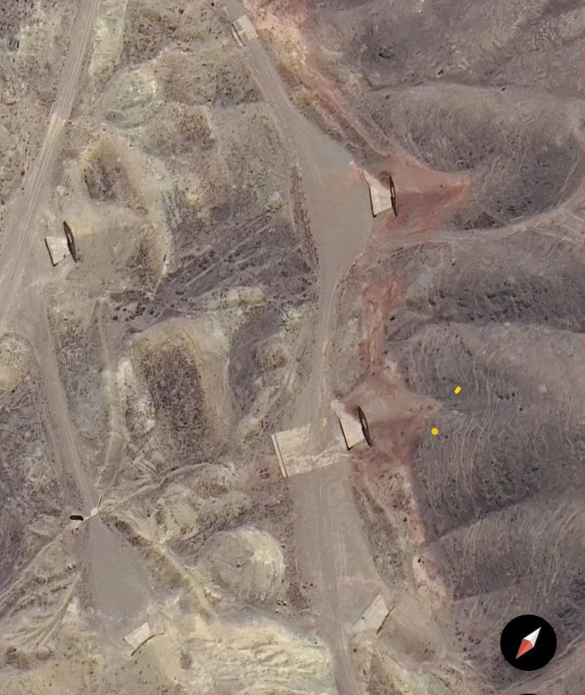 Defensa_Israel's tweet photo. Una semana después de acordado el alto al fuego con Irán, se escuchan explosiones en una base de misiles cercana a Nafesa, en el sur de Irán.
🇮🇱🔥🇮🇷
- Los iraníes habían advertido que Irán no era el Líbano y que ellos no tolerarán operaciones de Israel en su territorio tras el alto al fuego.
- A lo que se refieren es a lo que sucede con Hezbollah, el cual recibe ataques casi a diario desde Israel a pesar de que rige un alto al fuego desde hace siete meses.