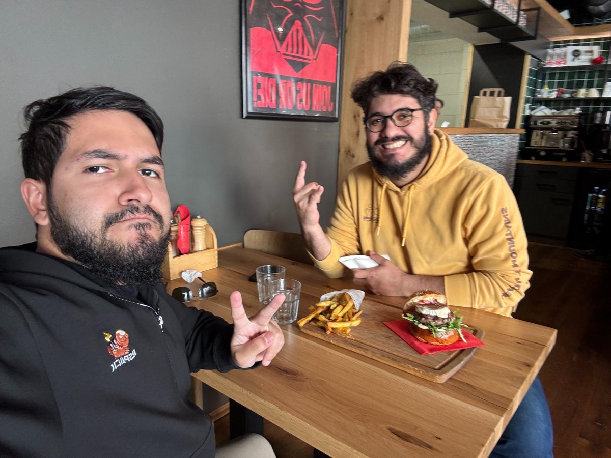 ythecombinator's tweet image. Começando Julho com gratidão por ter revisto uma galera massa de Fortal por aí durante Maio e Junho...
🇨🇿 Praga: @holyshtjoe e @bmacabeus →
🇵🇹 Coimbra: @VitorMalencar (e @macabeus outra vez!) na @JNationConf →
🇳🇱 Amsterdã: @tsirlucas no @ReactSummit
#deFortalezaParaOMundo…