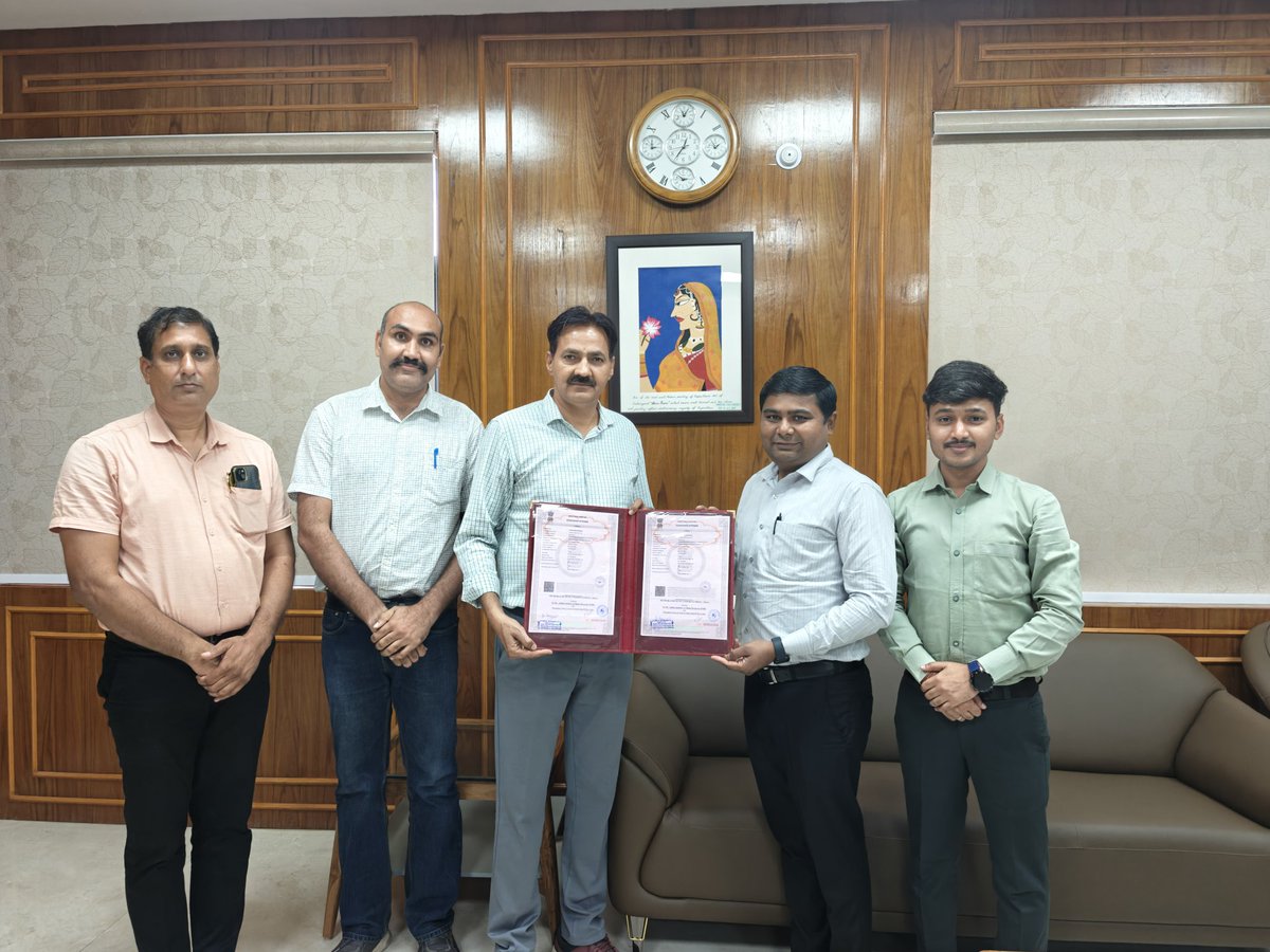 🌽 ICAR-IIMR signs MoU with Precision Grow to promote smart maize farming. A significant step forward in integrating advanced technologies for sustainable and data-driven agriculture. #SmartFarming #ICARIIMR #PrecisionGrow
#ViksitKrishi
#ViksitBharat