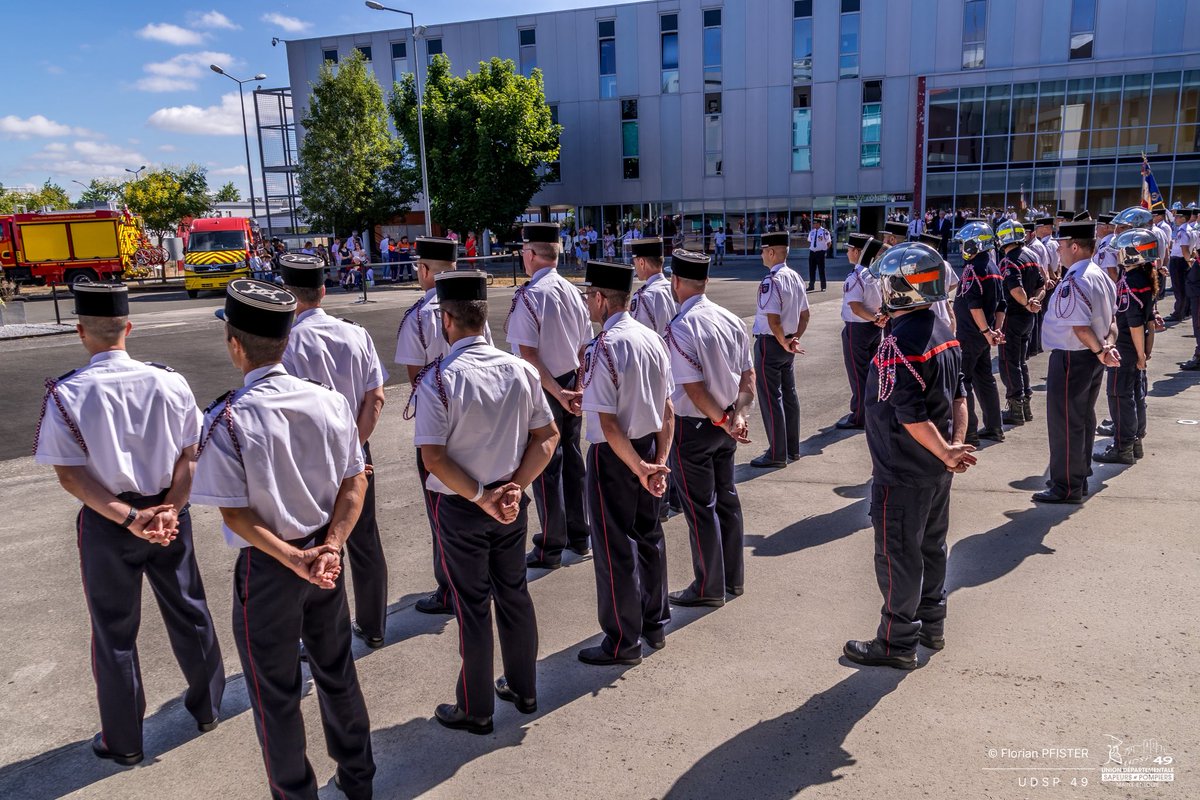 UDSP_49's tweet photo. 🚒 Journée nationale des sapeurs-pompiers au SDIS 49, présidée par le préfet Philippe CHOPIN.
Hommages, décorations et passation de commandement des chefs de groupement Est (Saumur), Nord (Segré) et Sud (Cholet).
👏 Merci à nos pompiers ! #SDIS49 #Pompiers https://t.co/h3SrfIcsD8