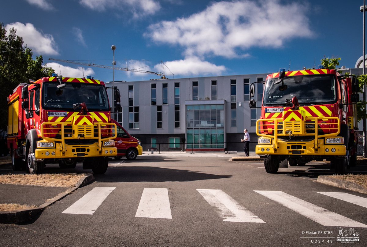 UDSP_49's tweet photo. 🚒 Journée nationale des sapeurs-pompiers au SDIS 49, présidée par le préfet Philippe CHOPIN.
Hommages, décorations et passation de commandement des chefs de groupement Est (Saumur), Nord (Segré) et Sud (Cholet).
👏 Merci à nos pompiers ! #SDIS49 #Pompiers https://t.co/h3SrfIcsD8