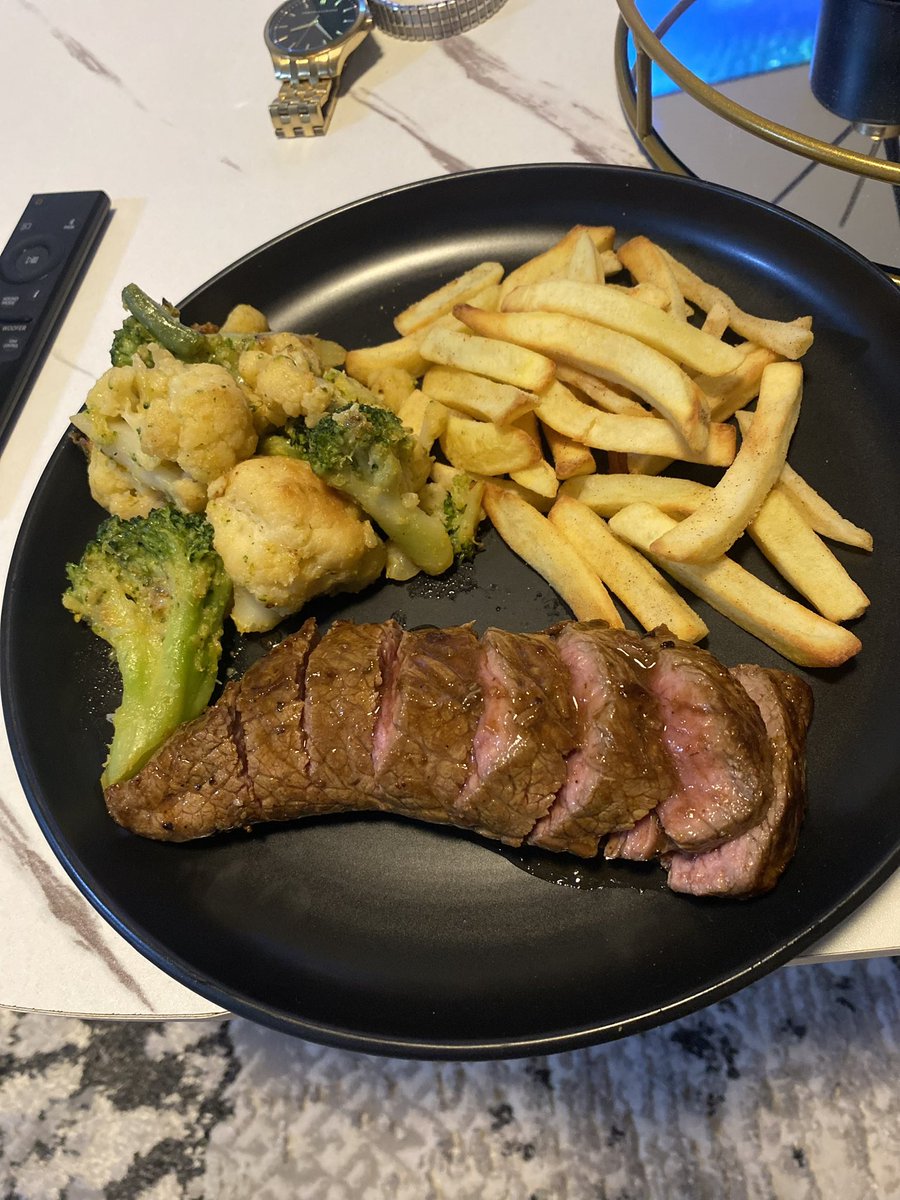 SARS_ZA_'s tweet photo. I’m that type of boyfriend… https://t.co/I9Vg5USFOF