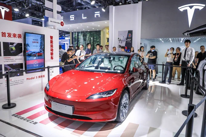 🚨 BREAKING : "Azioni Tesla in rialzo dell'1,4% nel premarket dopo sei sessioni di calo, aumentano le vendite di EV prodotti in Cina"
