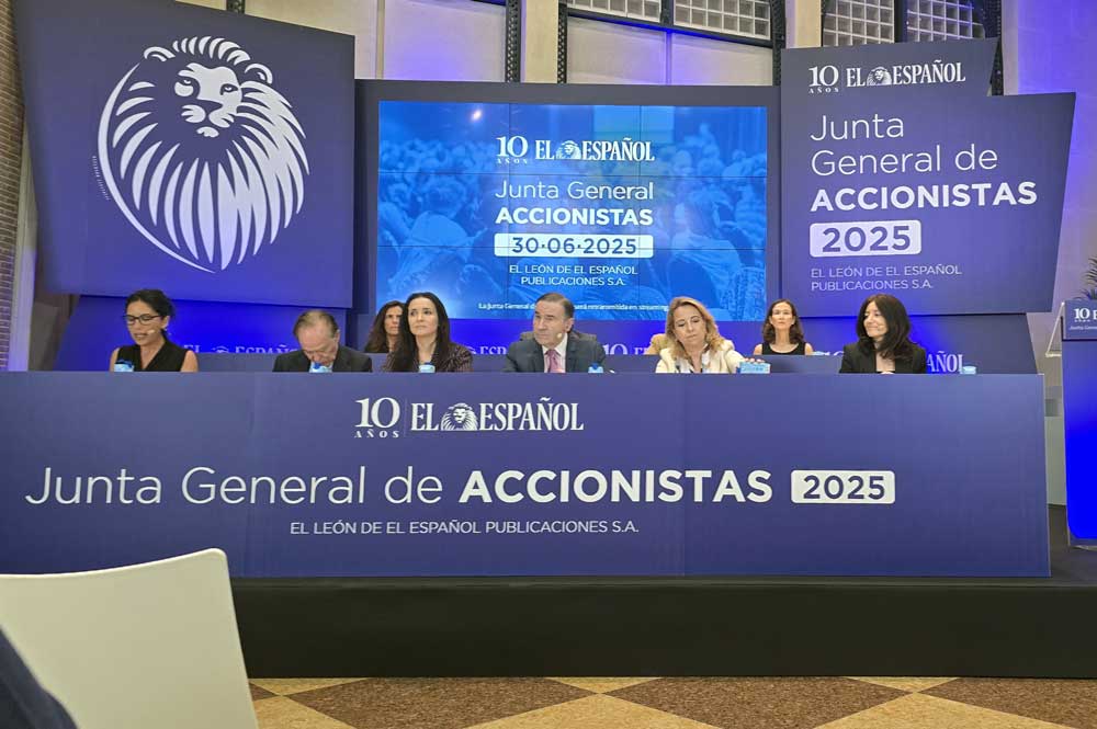 JulioMiravalls's tweet image. Bitácora de ayer: #blog180 La IA y el párrafo nuez. @pedroj_ramirez estima que, en dos años, el periodista que siga haciendo lo mismo que pueda hacer la #IA "perderá su puesto de trabajo". @elespanolcom
apuntelego.es/bitacora/2025/…