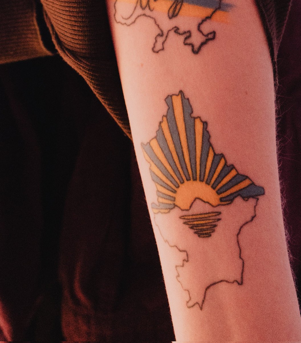 Наша Донеччина
З днем народження 
Моя рідна, прекрасна, дорогоцінна, люба серцю
Моя душа, мої думки, мої сльози та гордість
Мій єдиний дім
Квітко степова, яка ніколи не зів'яне
Низький уклін всім захисникам та захисницям 
См**ть ворогам