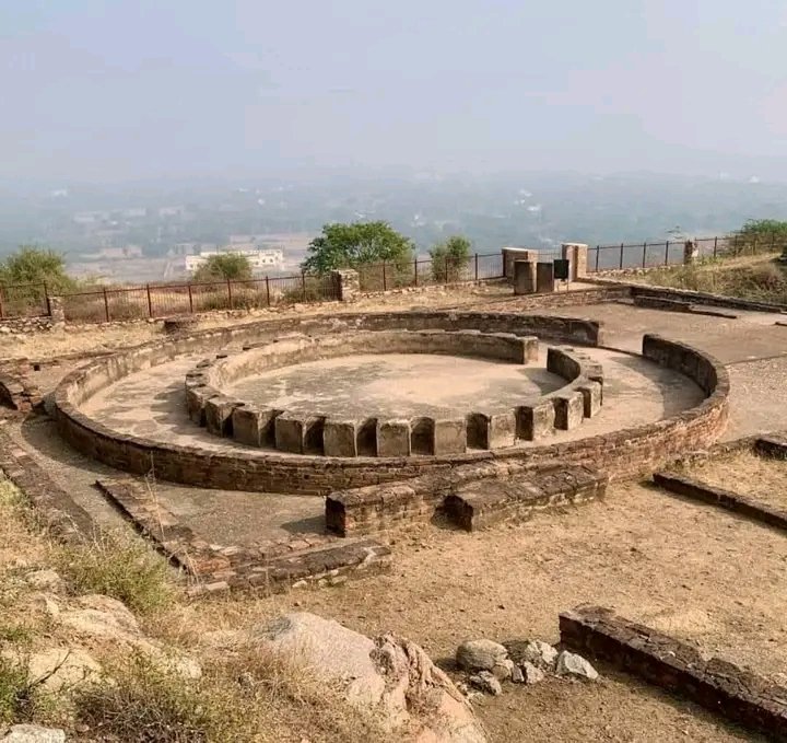 मौर्य वंश के सम्राट अशोक के समकालीन बैराठ सभ्यता के अवशेष (जयपुर - राजस्थान)