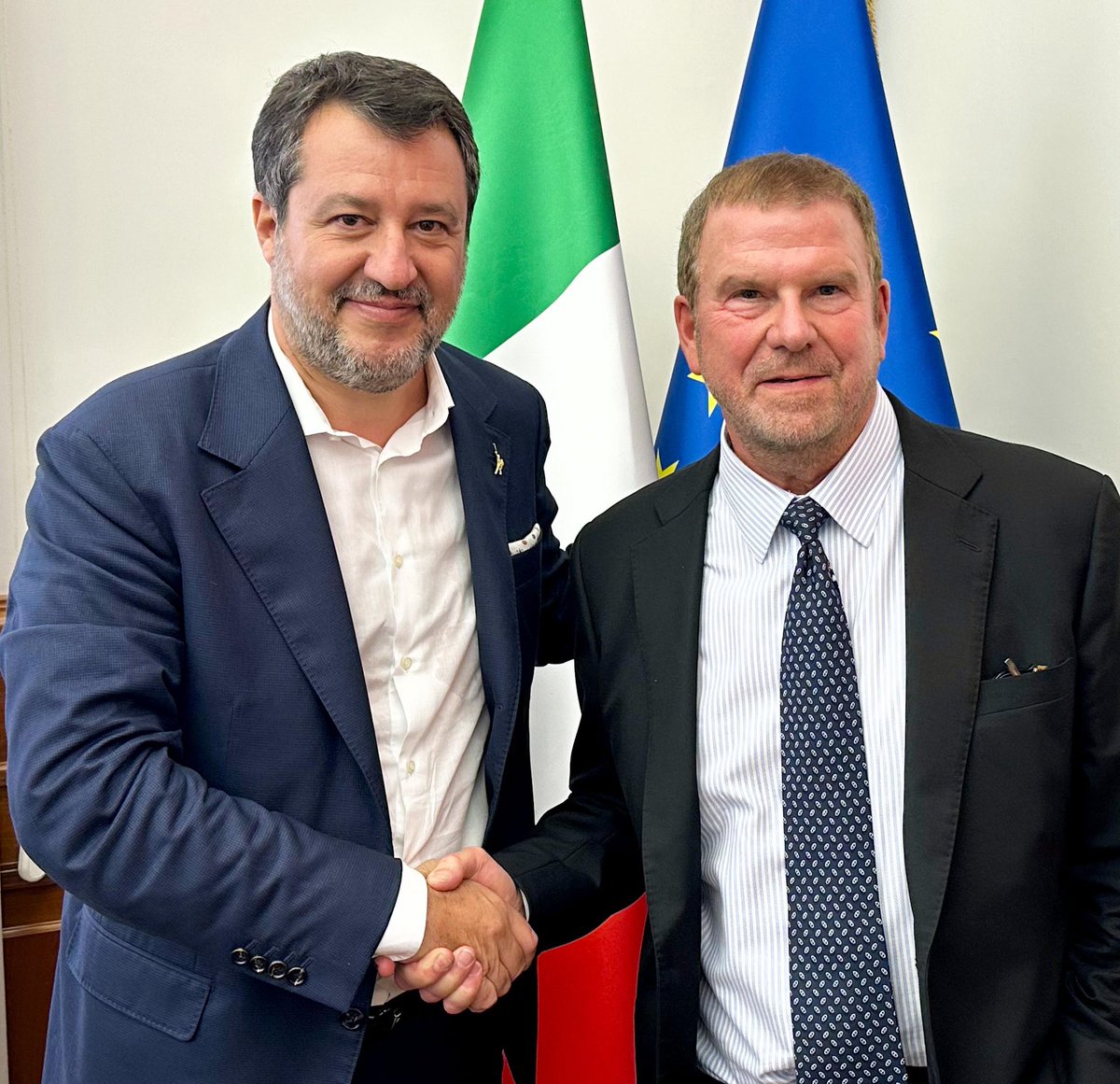 USAmbItaly's tweet image. Great meeting with Minister @matteosalvinimi and look forward to working together on shared priorities that benefit the people of the United States and Italy!