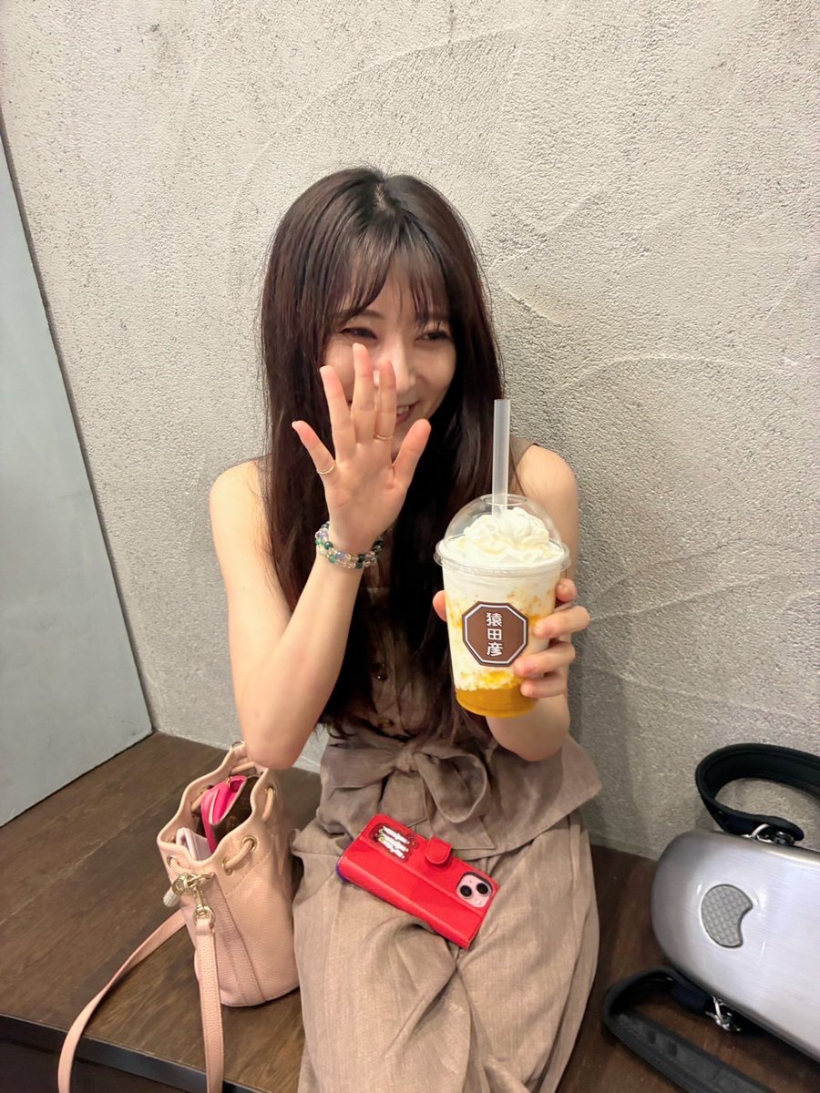 あ…ちょ、今プライベートなんで…✋

ﾅﾝﾂｯﾃ( ᐛ 👐)笑

猿田彦のマンゴーラッシーフラッペ美味しいござんした🤤❤️