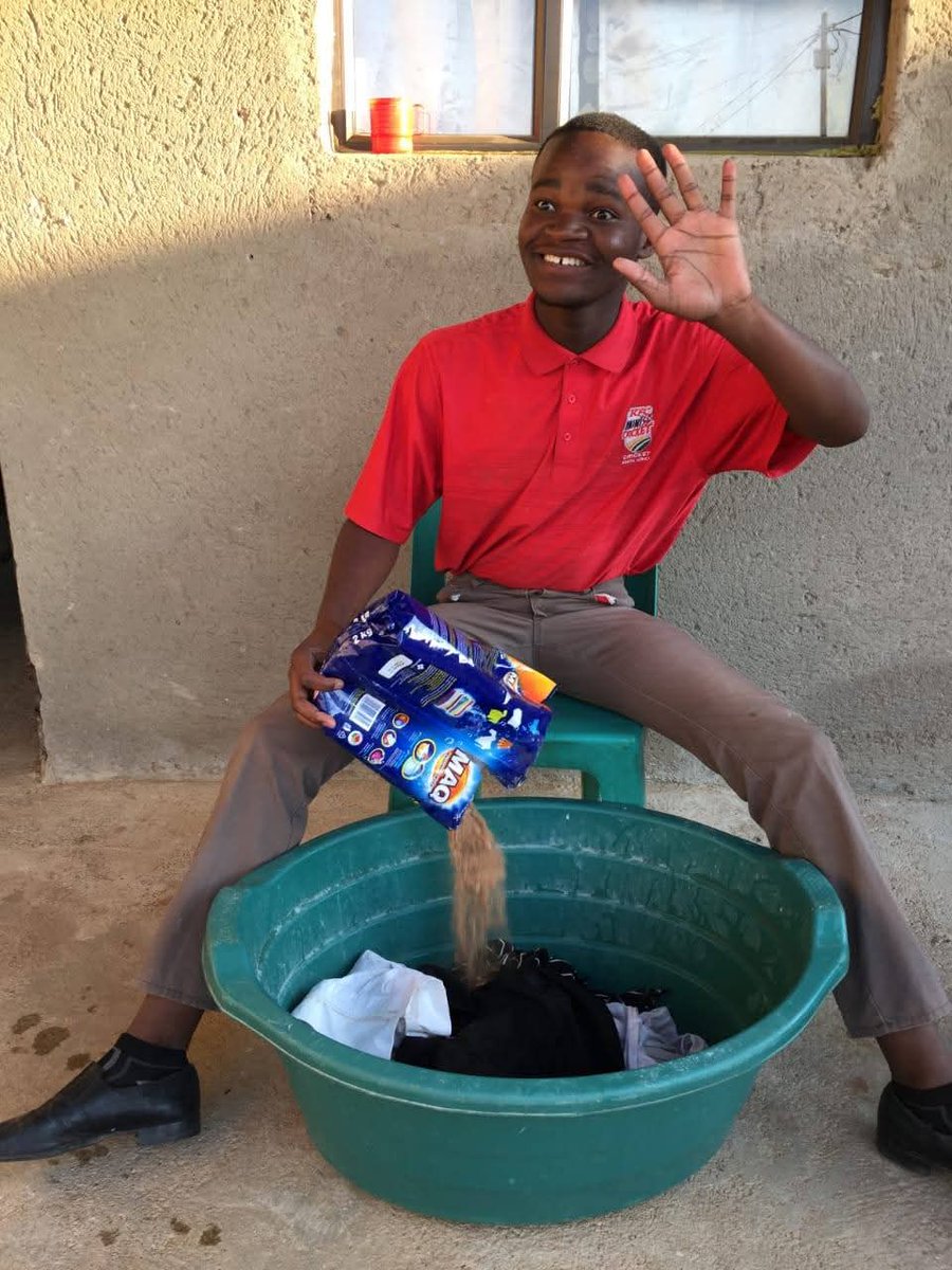 AndyMongale's tweet photo. @A_B_Ditlhobolo Ntwari must go and never come back https://t.co/9bezZddMBg