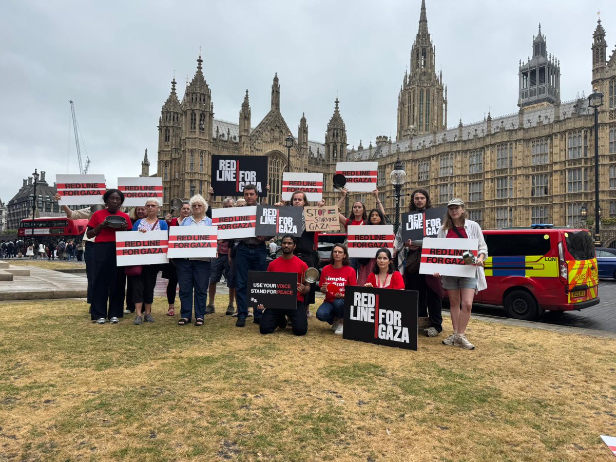 Another week of protest outside Parliament this morning as <a href="/oxfamgb/">Oxfam</a>  and other organisations ask the UK Government: where is your Red Line on Gaza? Is it targeting children, or shooting hungry people getting aid, or killing healthcare workers - enough is enough.
#RedLineonGaza