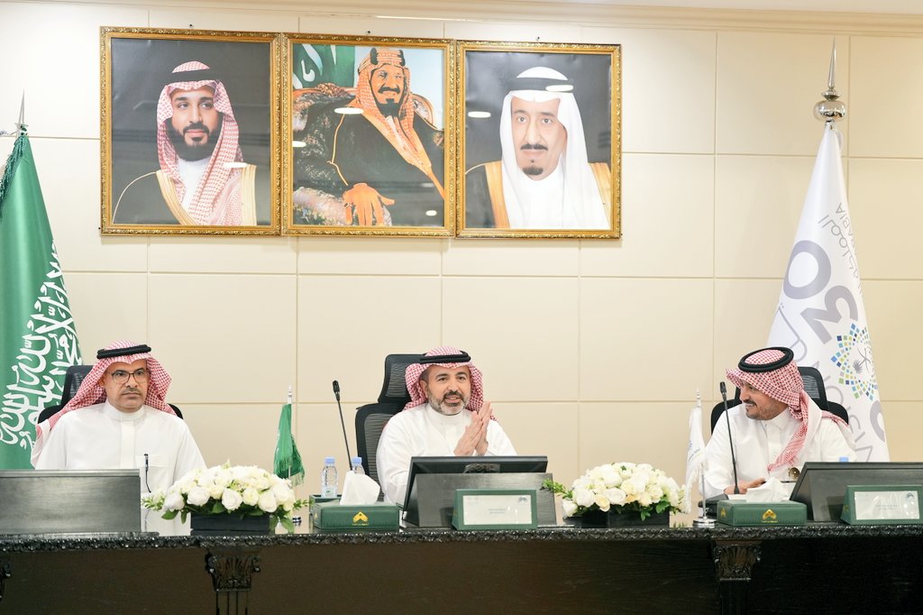 استقبل سعادة أمين منطقة الحدود الشمالية المهندس هشام العوفي وفدًا من وزارة البلديات والإسكان، يتقدمه الأستاذ فيصل بن نجم، مدير عام الإدارة العامة للتغيير والتواصل الداخلي، والأستاذ عايض الرشيد، مدير إدارة المعرفة، في زيارة تهدف إلى تعزيز الثقافة المؤسسية والمشاركة المعرفية.