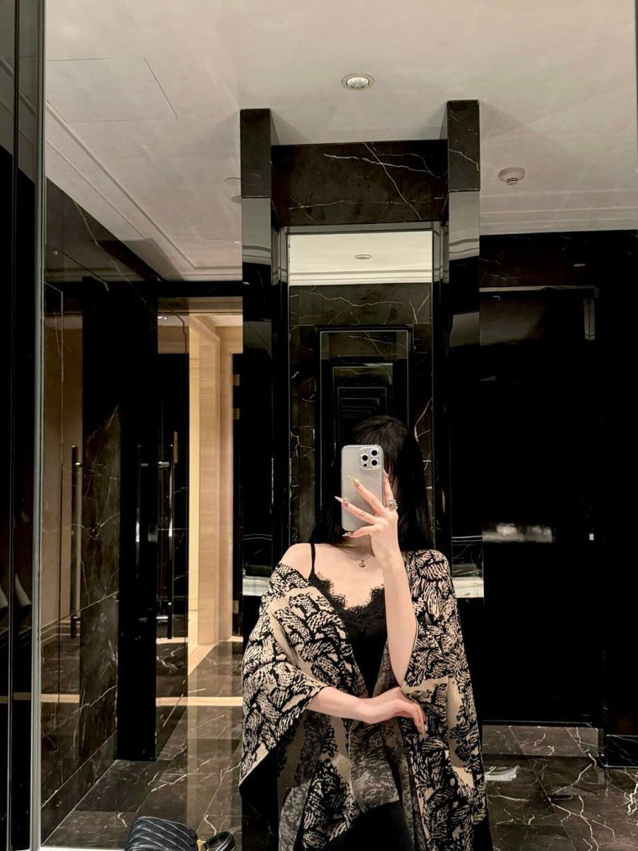 Luxury vibes, killer outfit. This is my kind of day ✨